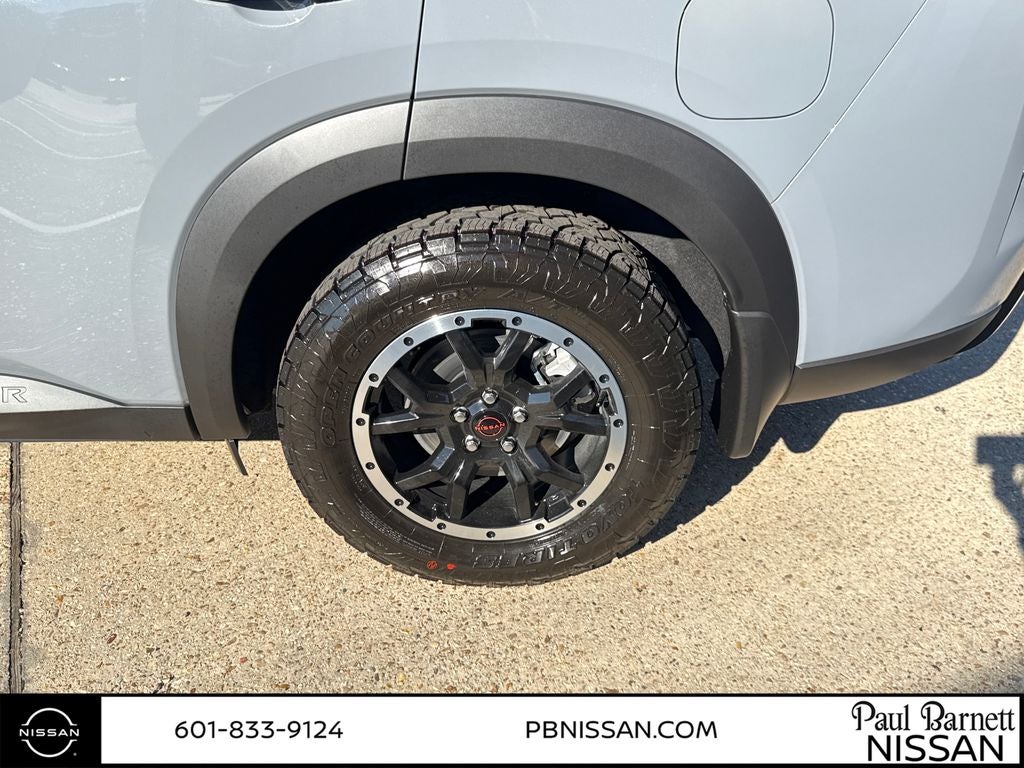 2026 Nissan Pathfinder SV