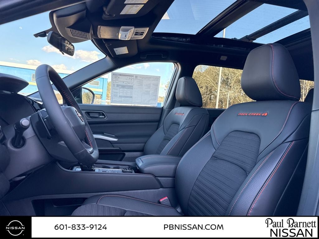 2026 Nissan Pathfinder SV