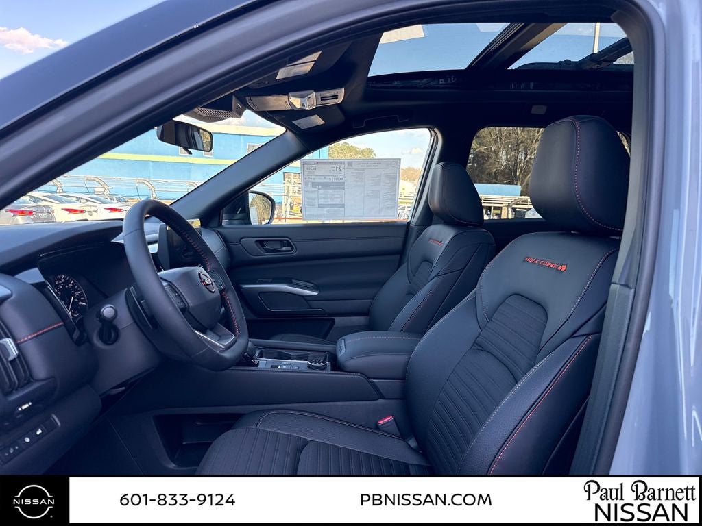 2026 Nissan Pathfinder SV