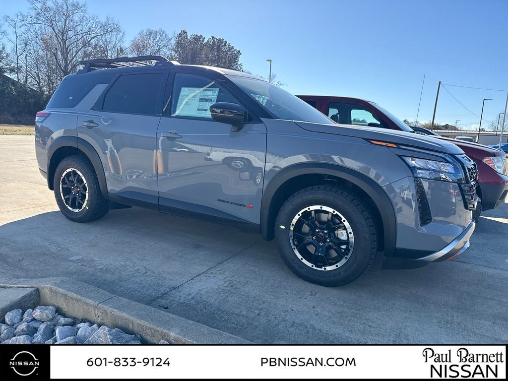 2026 Nissan Pathfinder SV