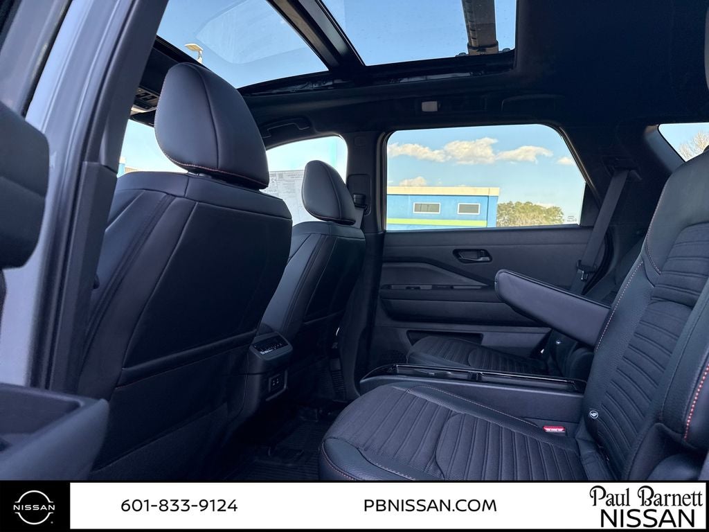 2026 Nissan Pathfinder SV