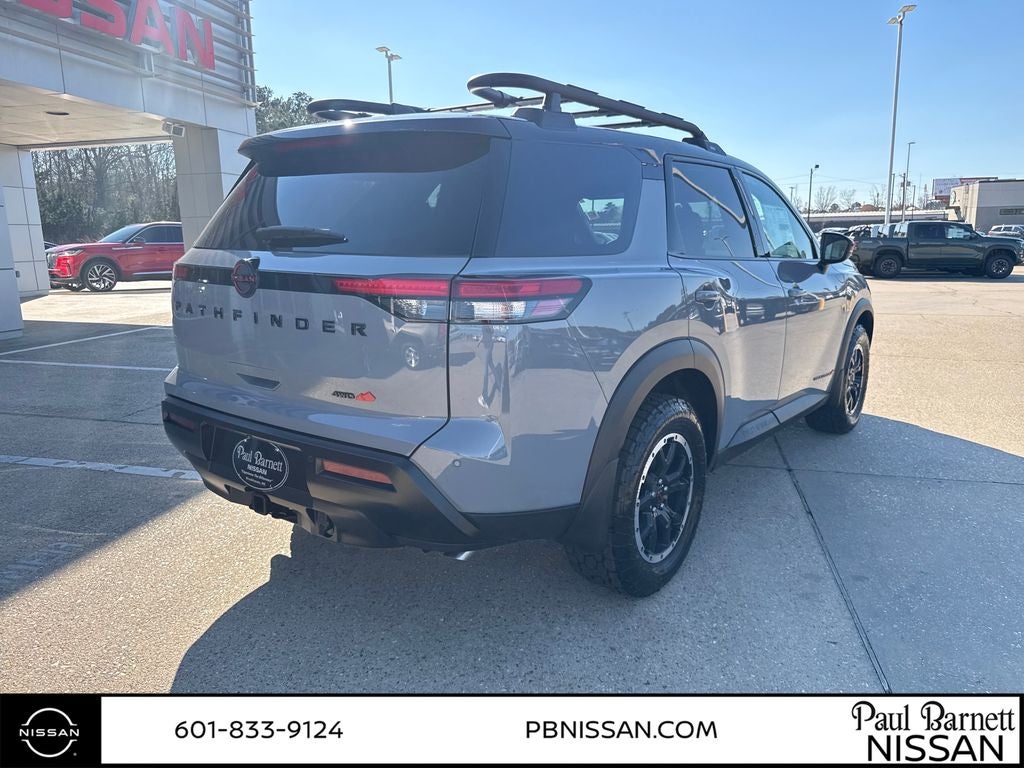 2026 Nissan Pathfinder SV