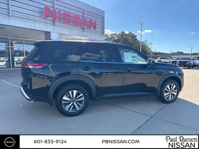2025 Nissan Pathfinder SL