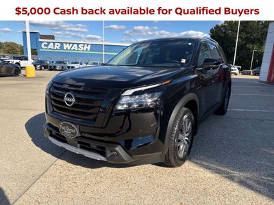 2025 Nissan Pathfinder SL