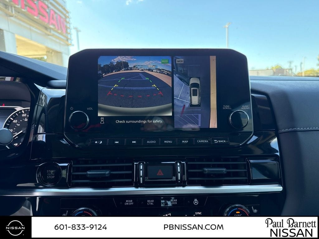 2025 Nissan Pathfinder SL