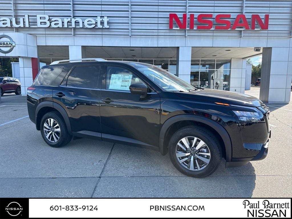 2025 Nissan Pathfinder SL