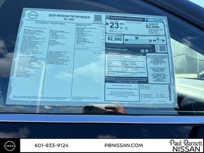 2025 Nissan Pathfinder SL