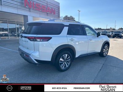 2024 Nissan Pathfinder SL