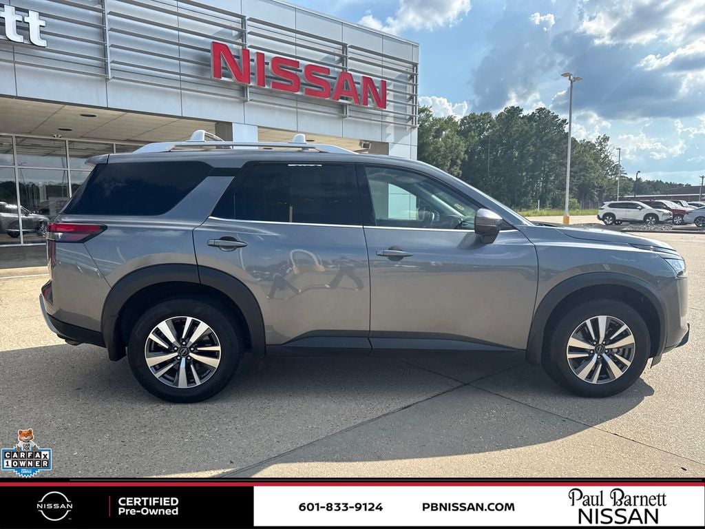 2025 Nissan Pathfinder SL