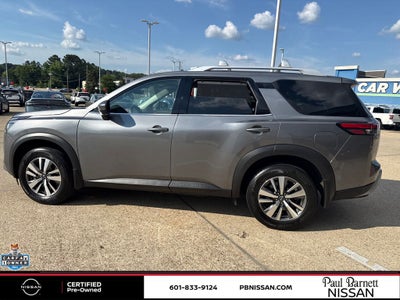 2025 Nissan Pathfinder SL