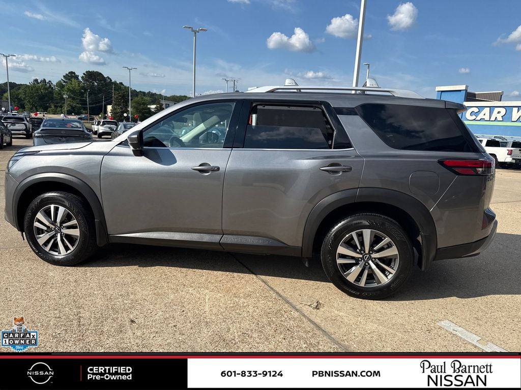 2025 Nissan Pathfinder SL