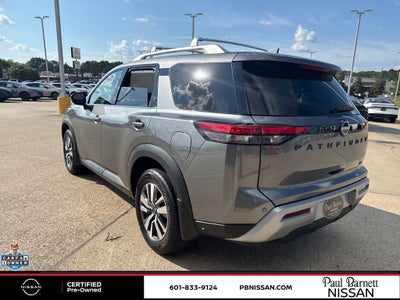 2025 Nissan Pathfinder SL