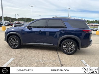 2022 Nissan Pathfinder SL