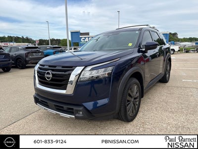 2022 Nissan Pathfinder SL