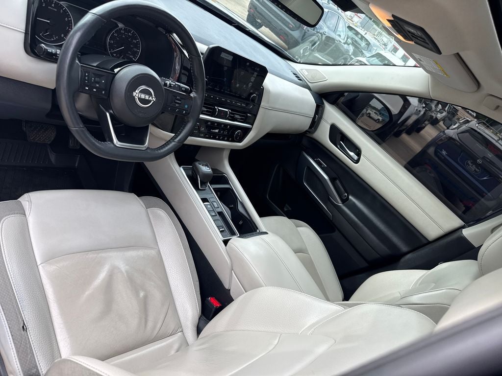 2022 Nissan Pathfinder SL