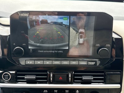 2022 Nissan Pathfinder SL