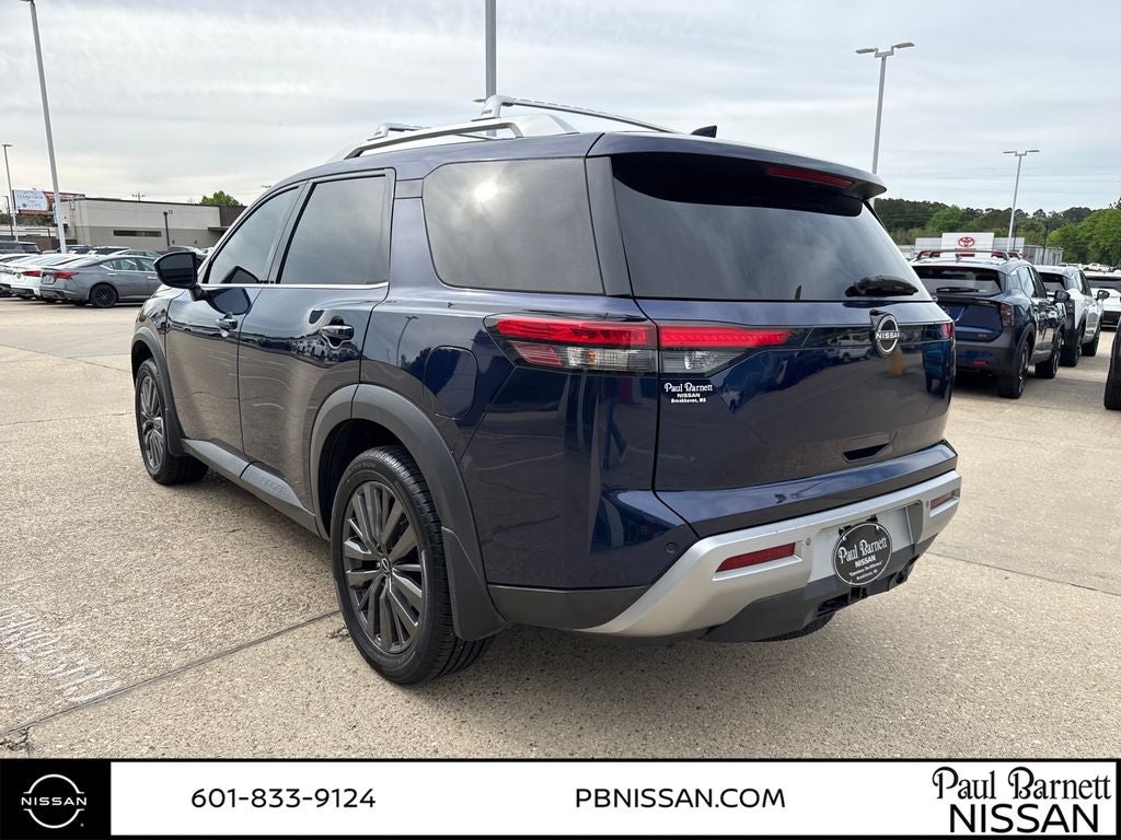 2022 Nissan Pathfinder SL