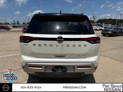 2022 Nissan Pathfinder SL