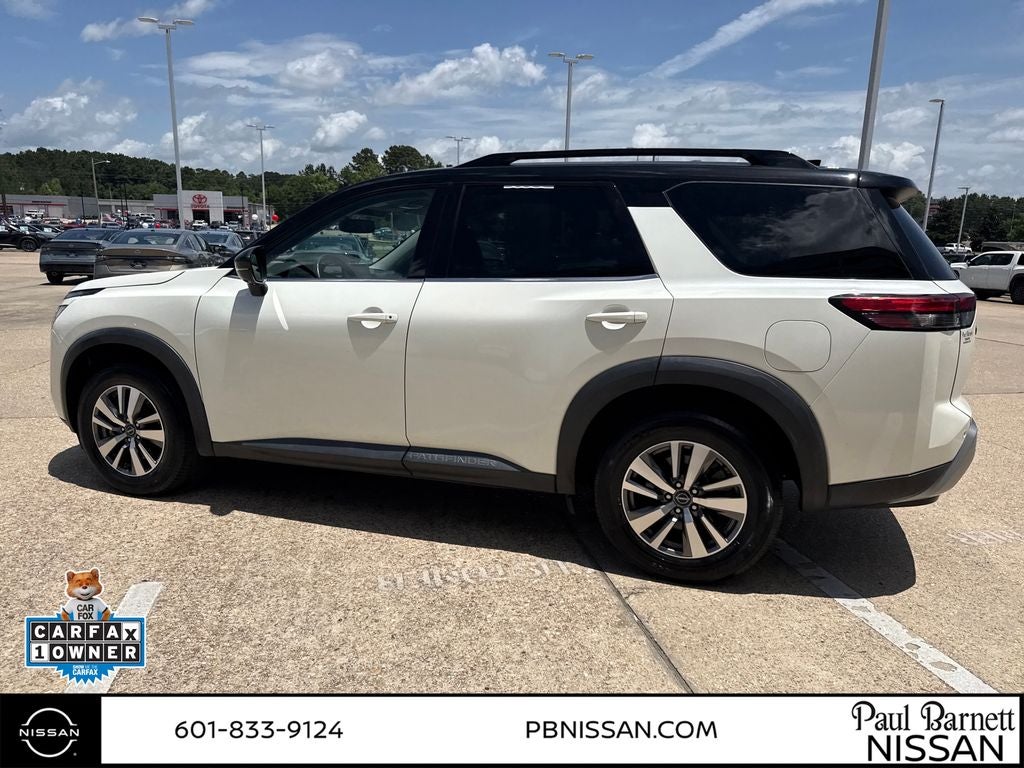 2022 Nissan Pathfinder SL