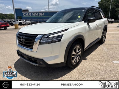 2022 Nissan Pathfinder SL