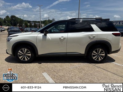 2022 Nissan Pathfinder SL