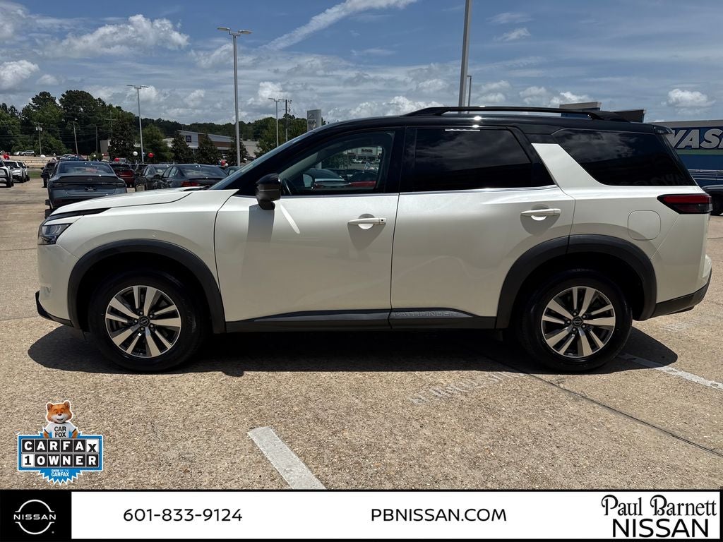 2022 Nissan Pathfinder SL