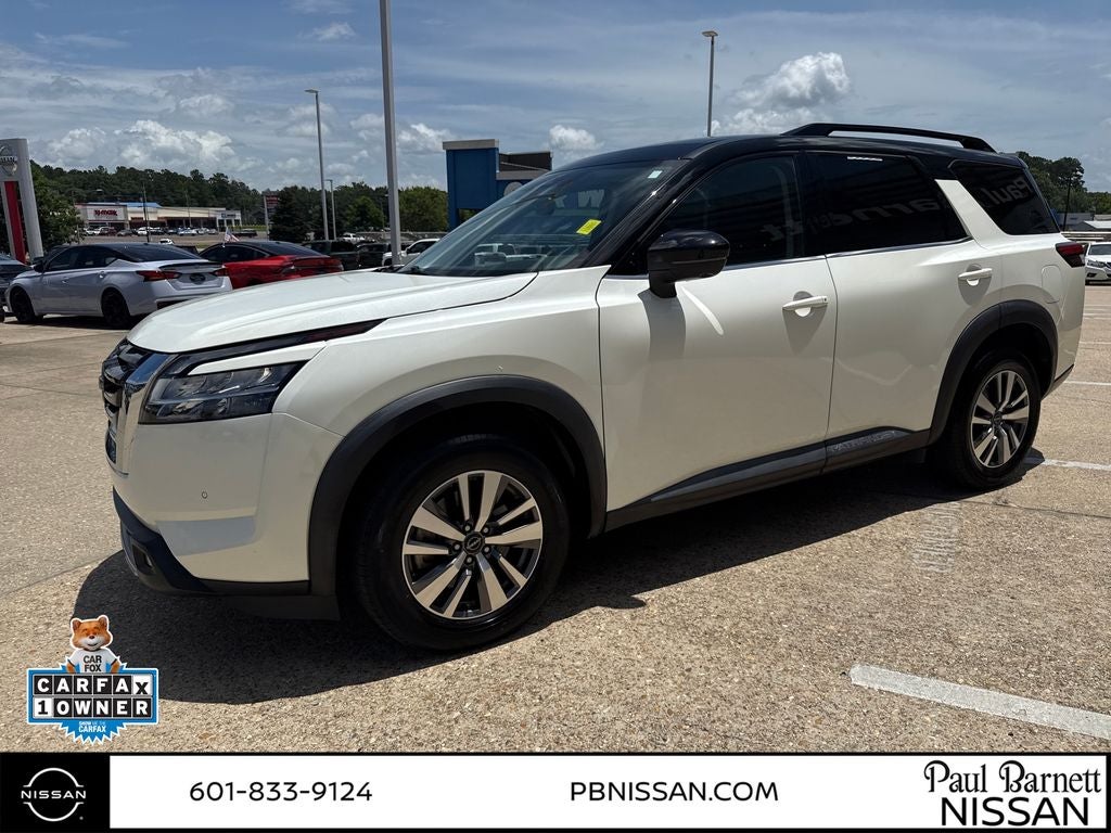 2022 Nissan Pathfinder SL