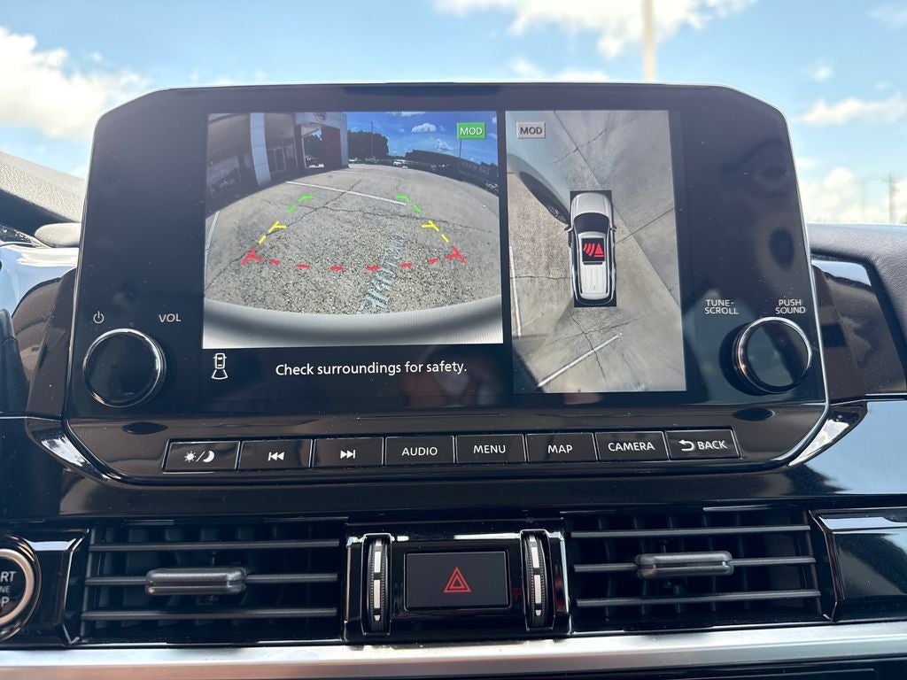 2022 Nissan Pathfinder SL
