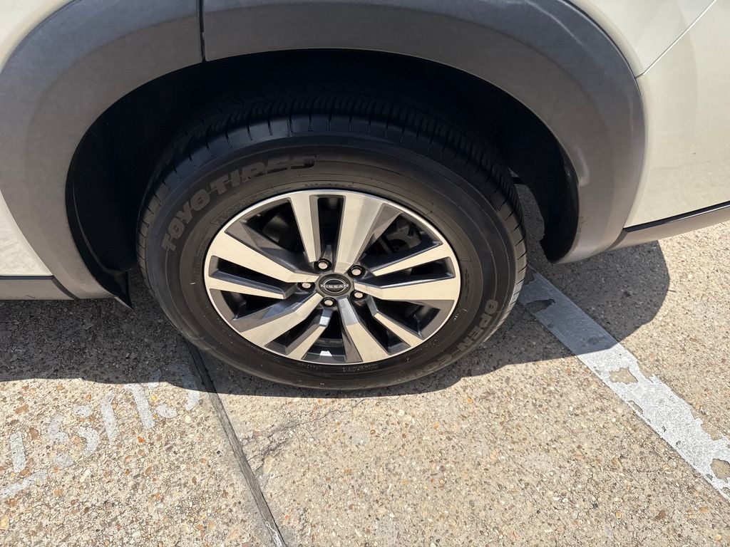 2022 Nissan Pathfinder SL