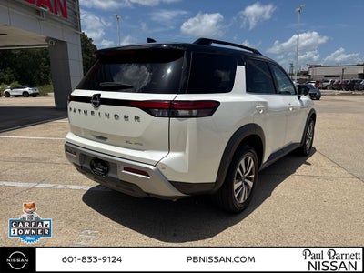 2022 Nissan Pathfinder SL