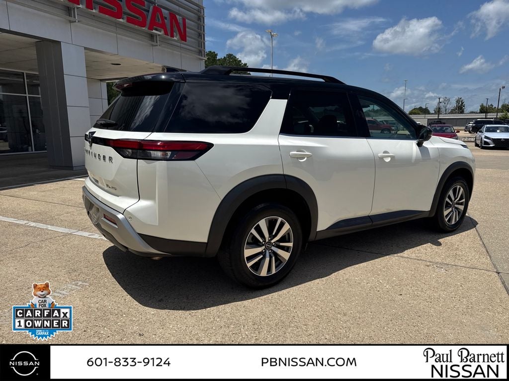 2022 Nissan Pathfinder SL