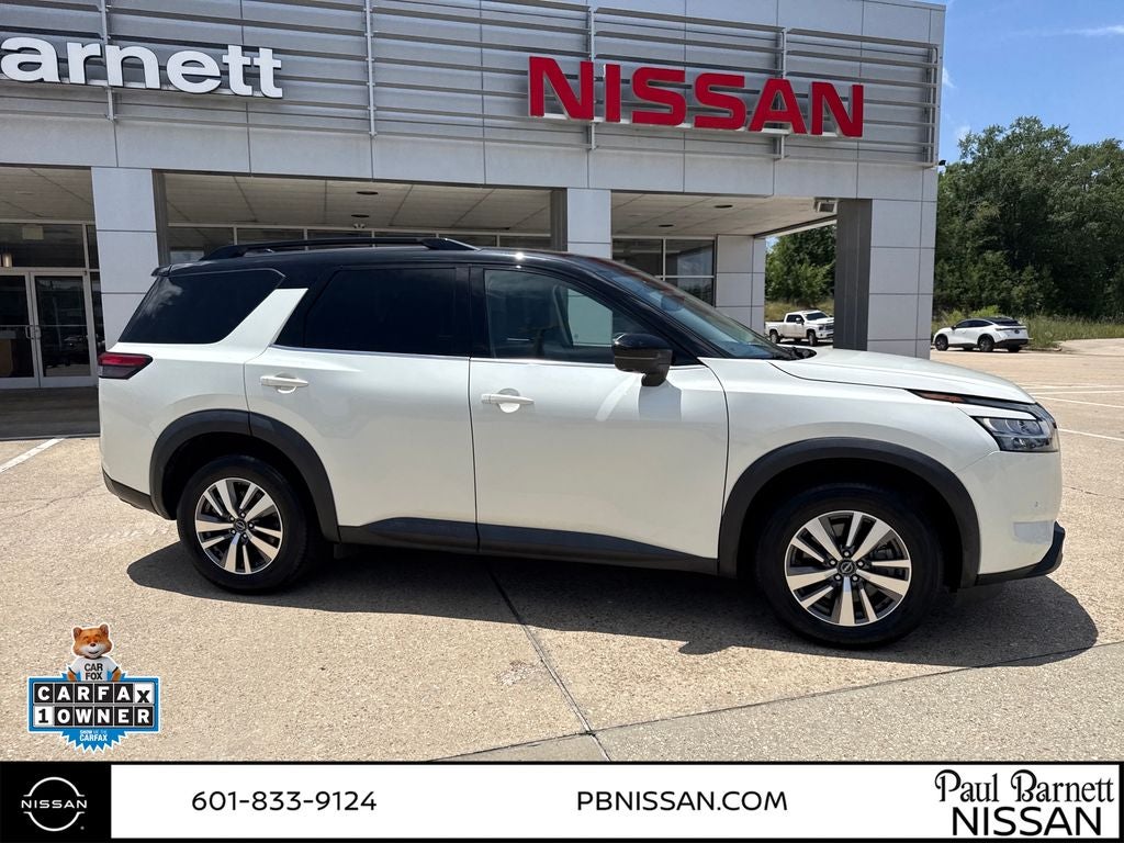 2022 Nissan Pathfinder SL