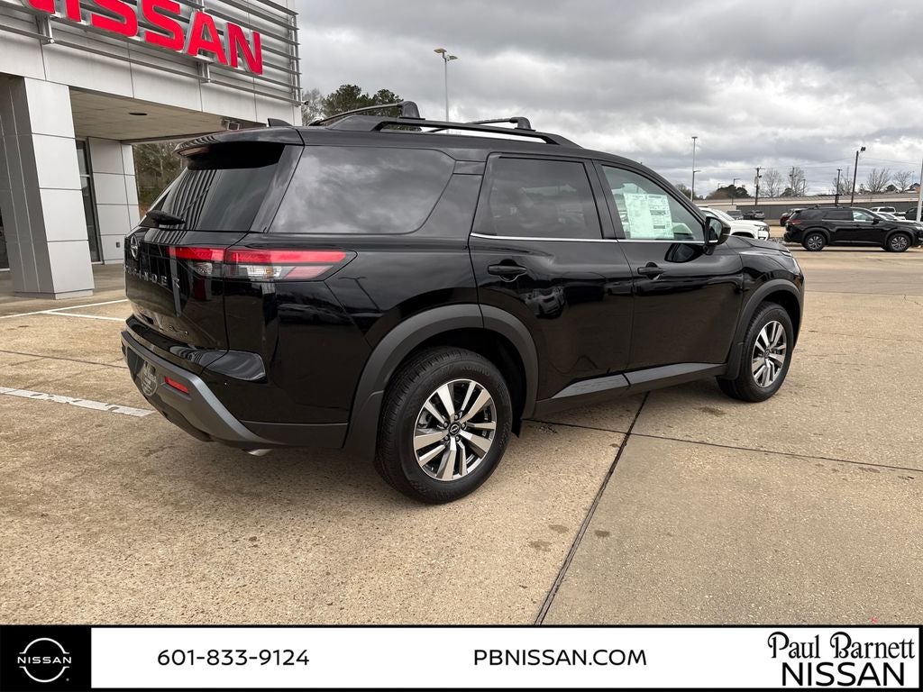2026 Nissan Pathfinder SL