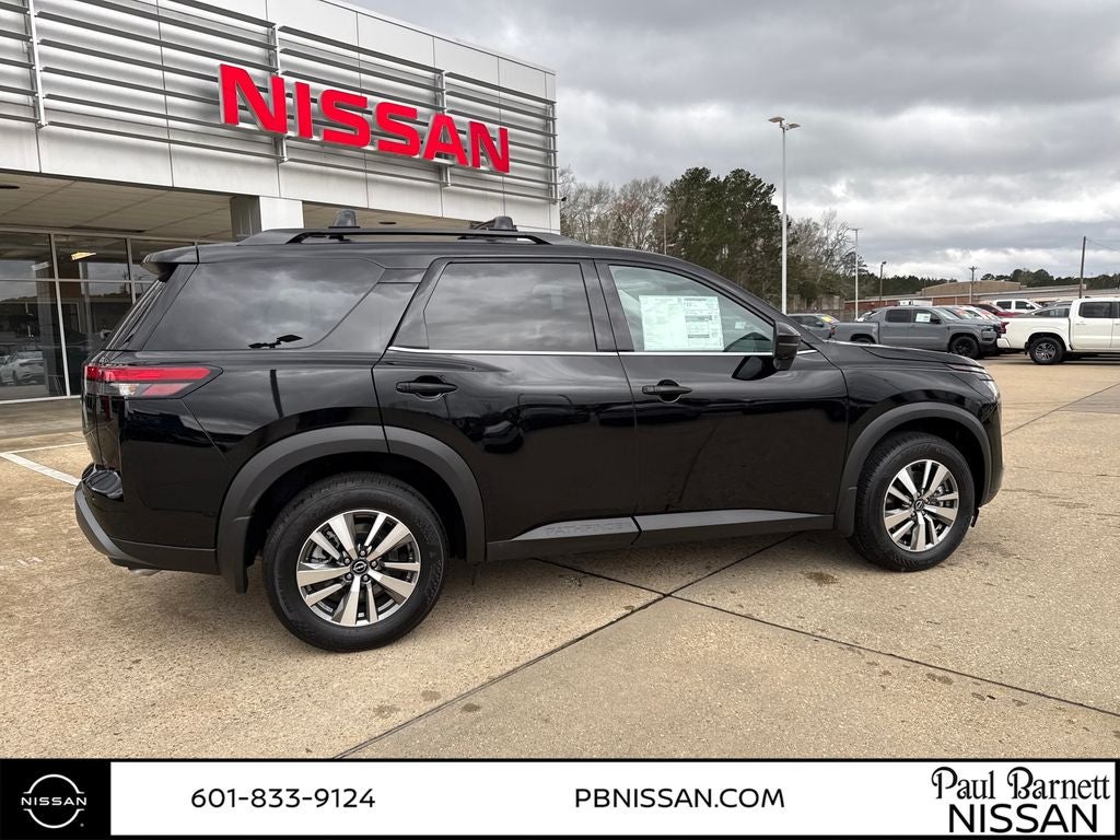 2026 Nissan Pathfinder SL
