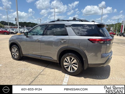 2026 Nissan Pathfinder SL