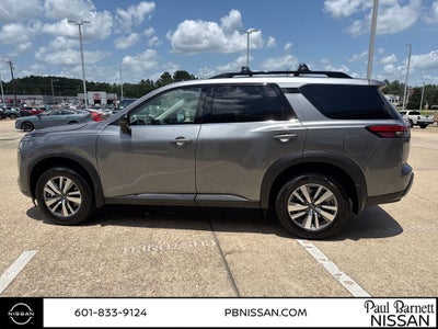 2026 Nissan Pathfinder SL