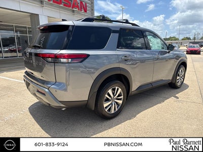 2026 Nissan Pathfinder SL