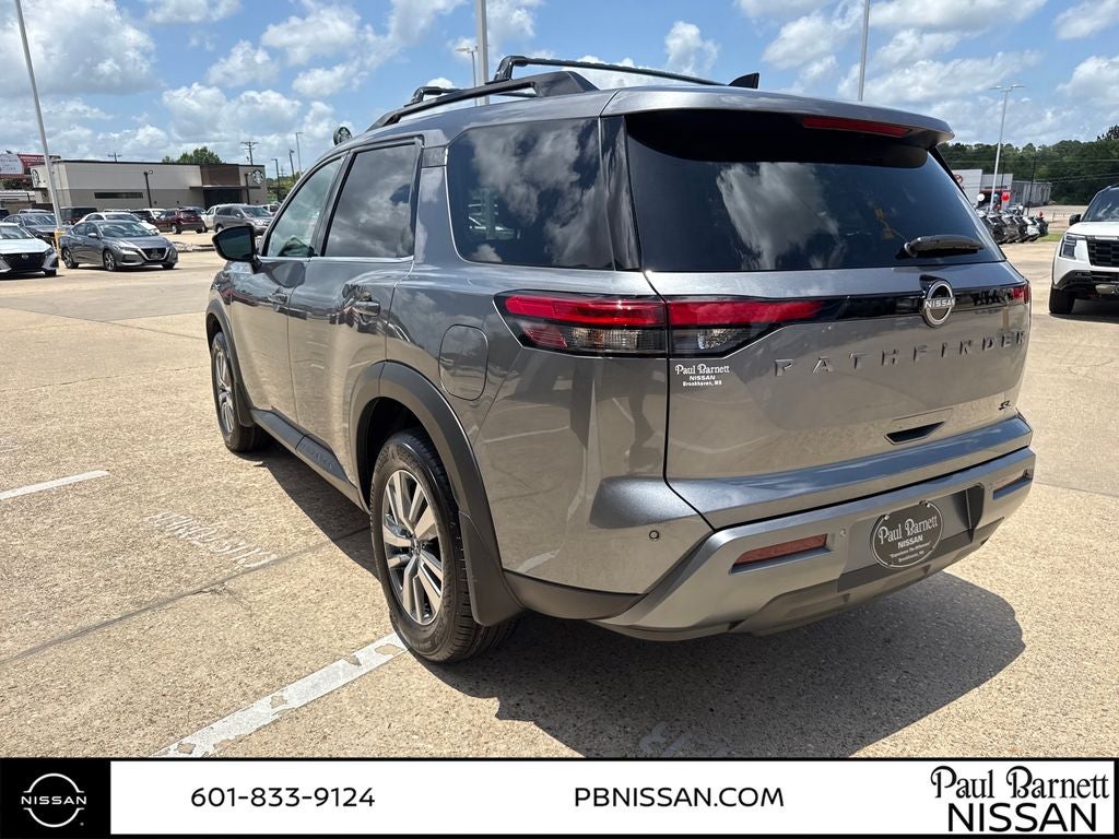 2026 Nissan Pathfinder SL