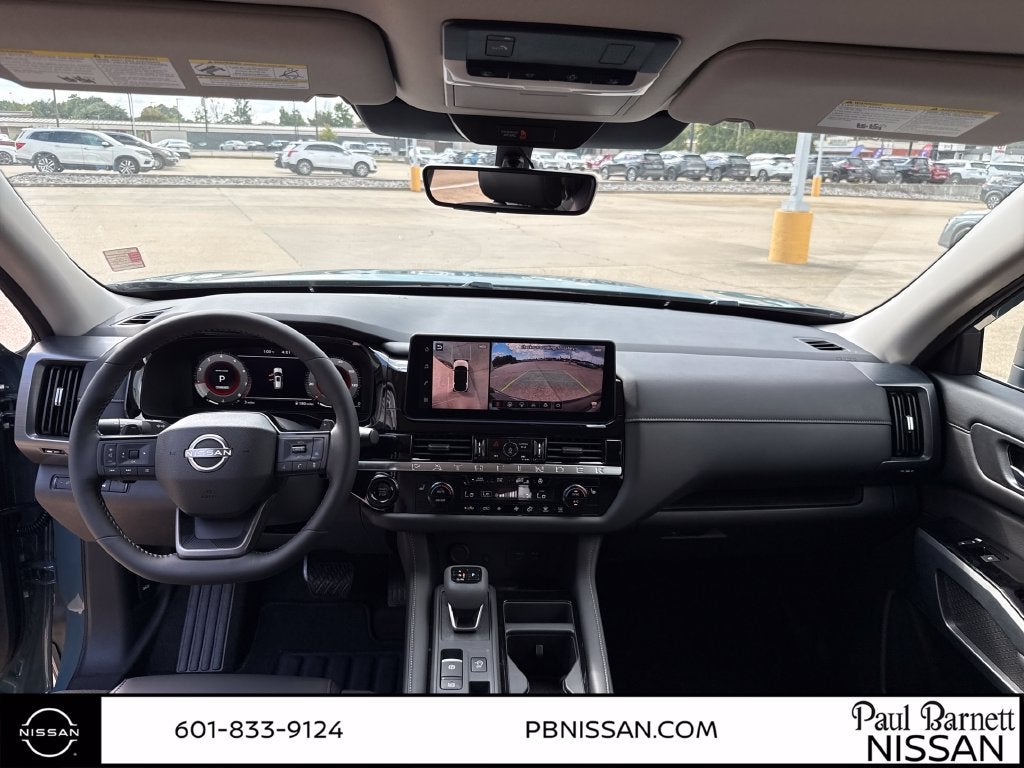 2026 Nissan Pathfinder SL
