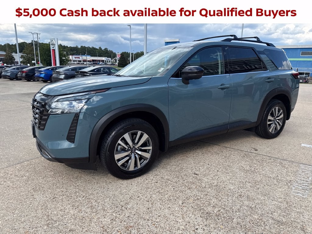 2026 Nissan Pathfinder SL