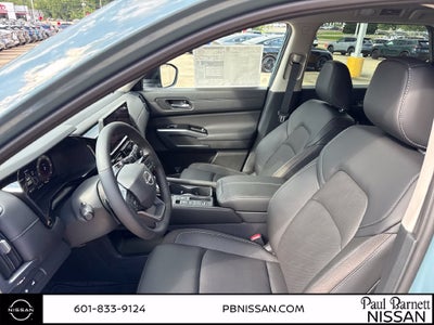 2026 Nissan Pathfinder SL