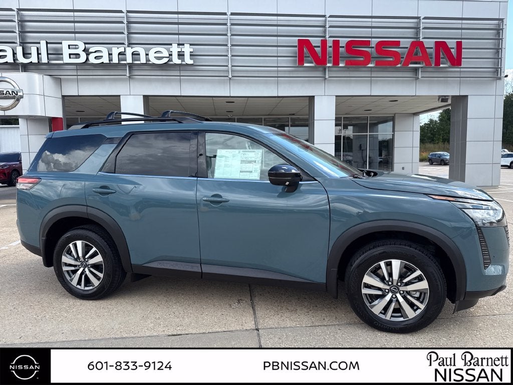 2026 Nissan Pathfinder SL