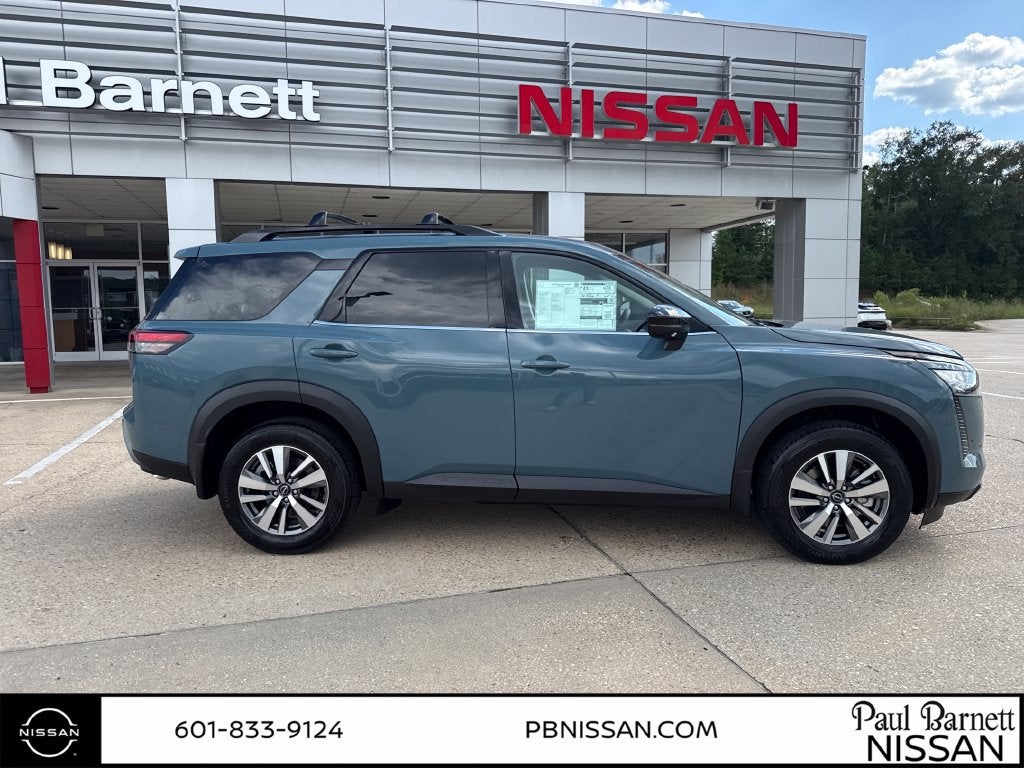 2026 Nissan Pathfinder SL