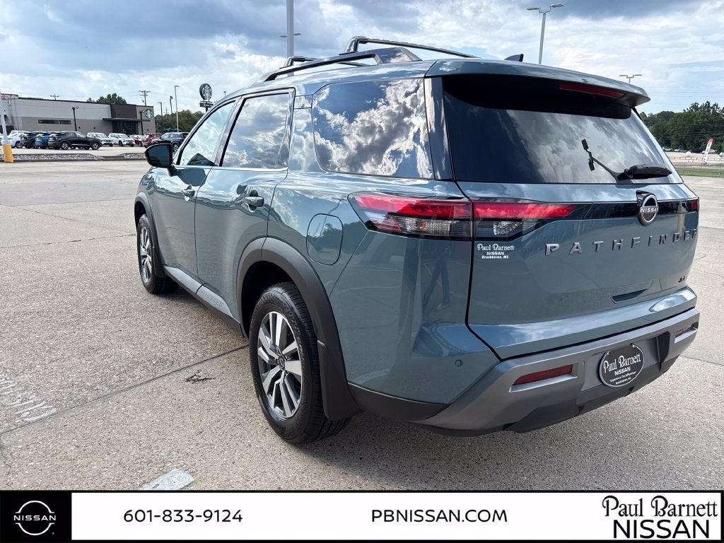 2026 Nissan Pathfinder SL