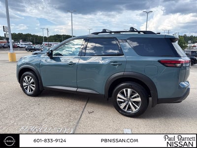 2026 Nissan Pathfinder SL