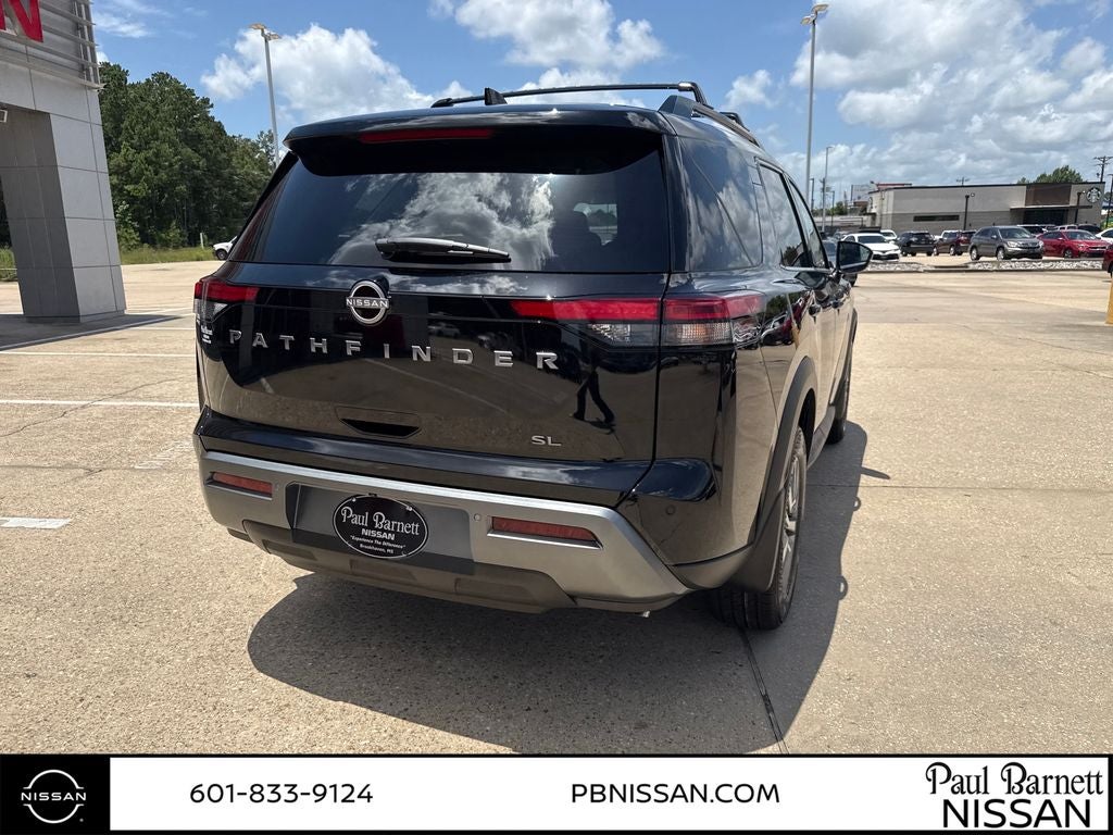 2026 Nissan Pathfinder SL