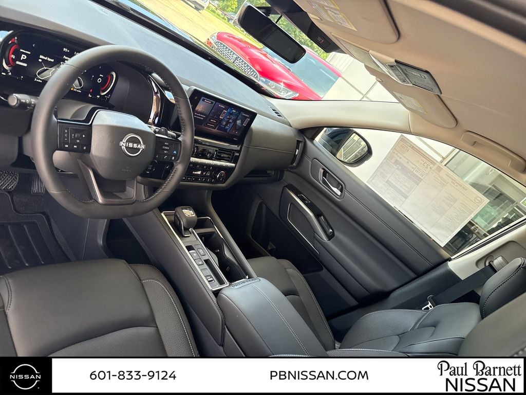 2026 Nissan Pathfinder SL