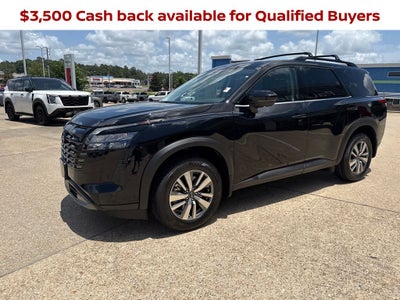2026 Nissan Pathfinder SL