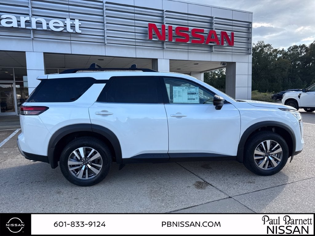 2026 Nissan Pathfinder SL