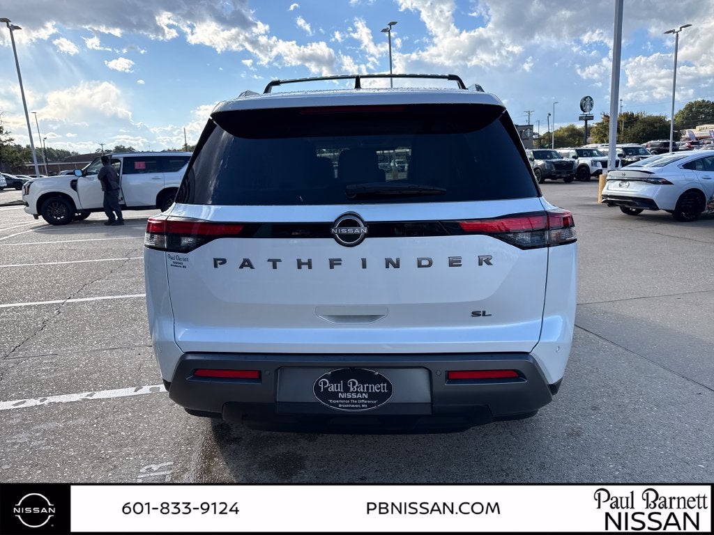 2026 Nissan Pathfinder SL